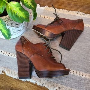 Frye Chelsea Studded Lace Up Heeled Oxfords